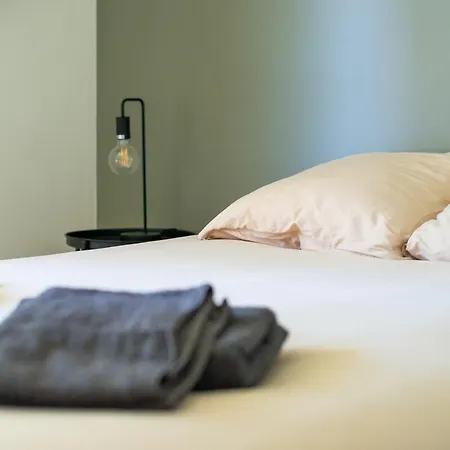 36 M2 2-room Apartment, Parking, Fiber Internet, Near Metro, Literie Bultex * 라몬빌생아그네