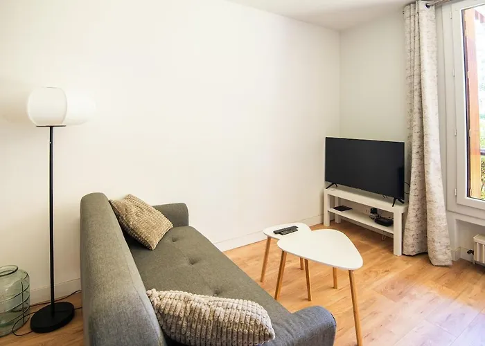 アパート 36 M2 2-room Apartment, Parking, Fiber Internet, Near Metro, Literie Bultex