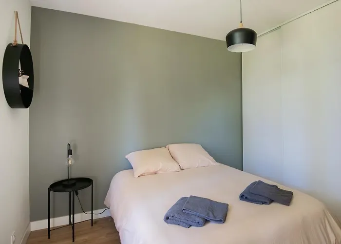 36 M2 2-room Apartment, Parking, Fiber Internet, Near Metro, Literie Bultex