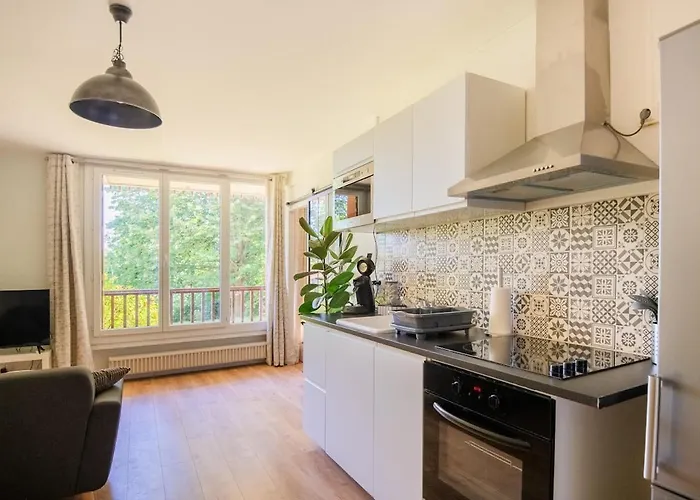 アパート 36 M2 2-room Apartment, Parking, Fiber Internet, Near Metro, Literie Bultex *